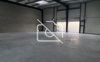 Entrepôt à louer à Saint-Pierre-du-Perray - 704 m²