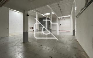 Entrepôt à louer à Émerainville - 737 m²