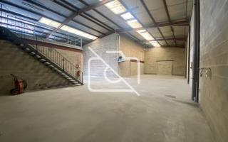 Entrepôt à louer à Quincy-Voisins - 407 m²