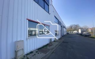 Entrepôt à louer à Quincy-Voisins - 407 m²