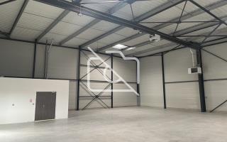 Entrepôt à louer à Savigny-le-Temple - 218 m²