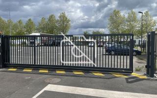 Entrepôt à louer à Savigny-le-Temple - 218 m²