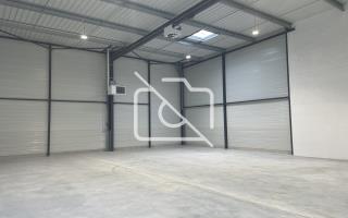 Entrepôt à louer à Savigny-le-Temple - 218 m²