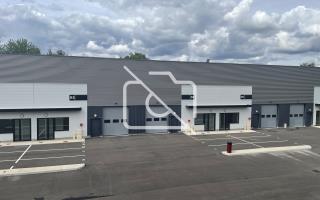 Entrepôt à louer à Savigny-le-Temple - 218 m²