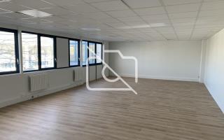 Entrepôt à louer à Fresnes - 1 795 m²