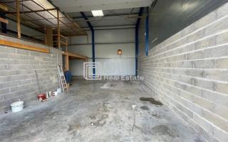 Entrepôt à louer à Brie-Comte-Robert - 140 m²