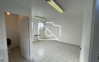 Entrepôt à louer à Brie-Comte-Robert - 140 m²