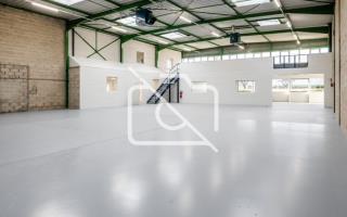 Entrepôt à louer à Saint Thibault des Vignes - 2 143 m²