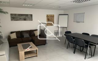 Entrepôt à louer à Brie-Comte-Robert - 180 m²