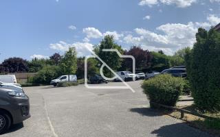 Terrain à louer à Linas - 2 300 m²