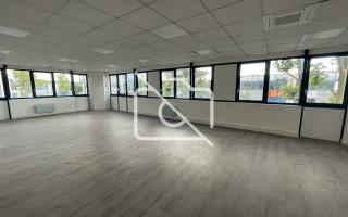 Entrepôt à louer à Fresnes - 2 076 m²