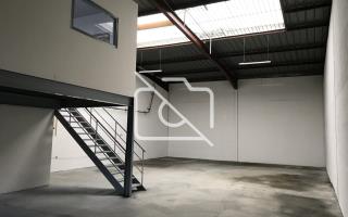 Entrepôt à louer à Lisses - 226 m²