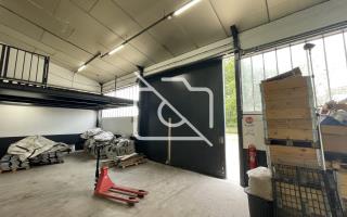 Entrepôt à louer à Le Pin - 834 m²