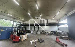 Entrepôt à louer à Le Pin - 834 m²