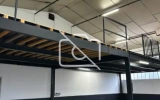 Entrepôt à louer à Le Pin - 834 m²