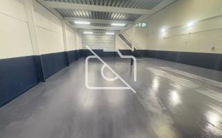 Entrepôt à louer à Orly - 376 m²