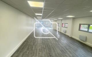 Entrepôt à louer à Orly - 376 m²