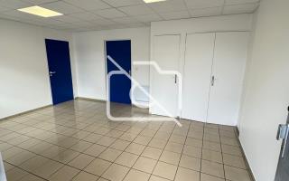 Entrepôt à louer à Orly - 376 m²