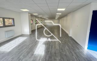 Entrepôt à louer à Orly - 376 m²