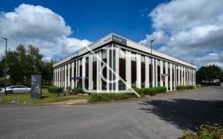 Entrepôt à louer à Antony - 357 m²