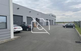 Entrepôt à louer à Égly - 432 m²