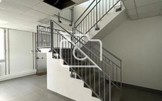 Entrepôt à louer à Coignières - 496 m²