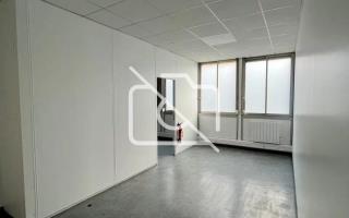 Entrepôt à louer à Coignières - 496 m²