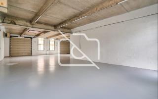 Entrepôt à louer à La Verrière - 218 m²