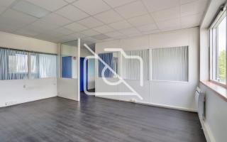 Entrepôt à louer à La Verrière - 218 m²