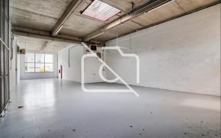 Entrepôt à louer à La Verrière - 218 m²