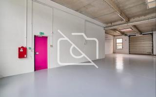 Entrepôt à louer à La Verrière - 218 m²