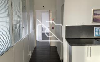 Entrepôt à louer à Buc - 620 m²