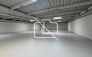 Entrepôt à vendre à Coignières - 980 m²