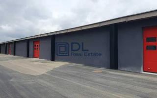 Entrepôt à vendre à Coignières - 980 m²