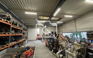 Entrepôt à vendre à Magny-les-Hameaux - 445 m²