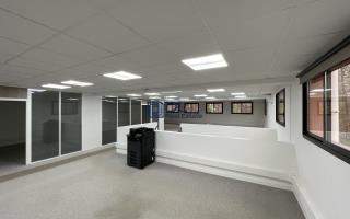 Entrepôt à vendre à Jouy-en-Josas - 647 m²