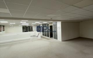 Entrepôt à vendre à Jouy-en-Josas - 647 m²