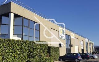 Entrepôt à louer à Coignières - 1 752 m²