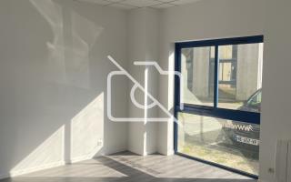 Entrepôt à louer à Lisses - 720 m²