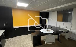 Entrepôt à louer à Magny-les-Hameaux - 541 m²