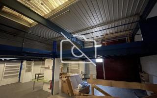 Entrepôt à louer à Magny-les-Hameaux - 541 m²