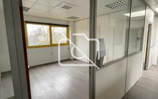 Entrepôt à louer à Buc - 591 m²