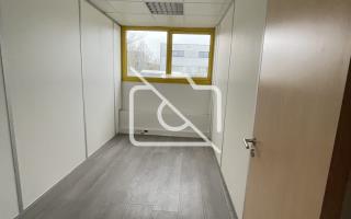 Entrepôt à louer à Buc - 591 m²