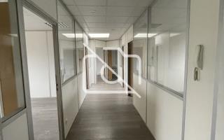 Entrepôt à louer à Buc - 591 m²