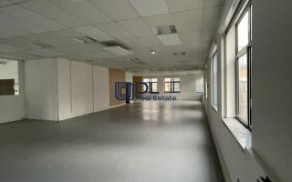 Entrepôt à vendre à Montigny-le-Bretonneux - 810 m²