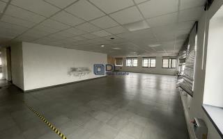 Entrepôt à vendre à Montigny-le-Bretonneux - 810 m²