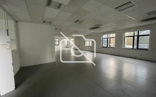 Entrepôt à louer à Montigny-le-Bretonneux - 810 m²