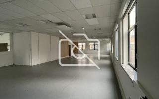 Entrepôt à louer à Montigny-le-Bretonneux - 810 m²