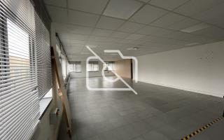 Entrepôt à louer à Montigny-le-Bretonneux - 810 m²