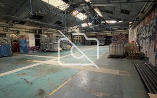 Entrepôt à louer à Mesnil-Saint-Denis - 210 m²